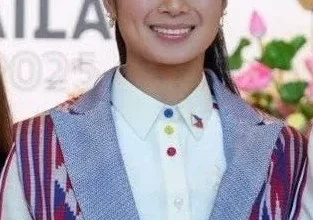 Alexandra Eala biography photo