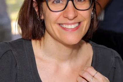 Ali Hazelwood biography photo