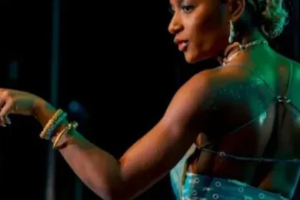 Ayra Starr biography photo