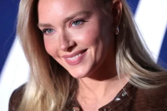 Camille Kostek biography photo