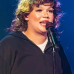 Lola Young biography photo