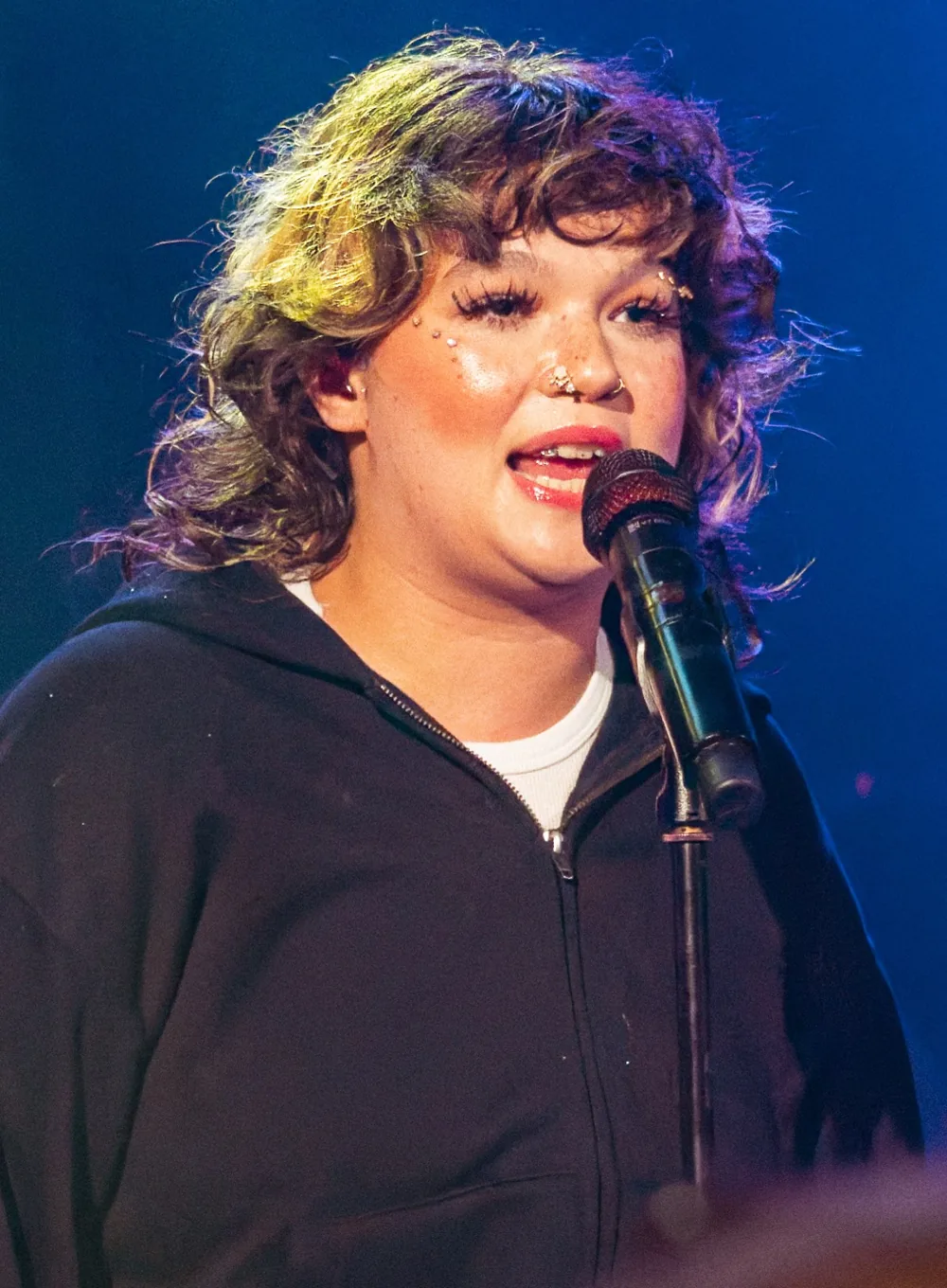 Lola Young biography photo